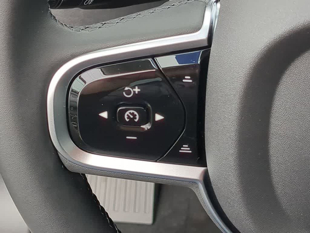 Thumbnail: 2026 Volvo XC90 - 24