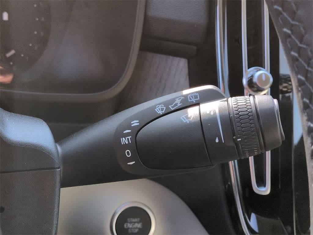 Thumbnail: 2026 Volvo XC40 - 25