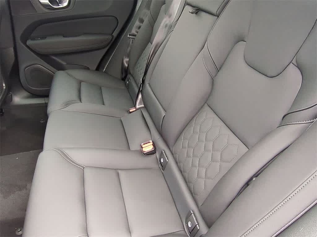 Thumbnail: 2026 Volvo XC60 - 19