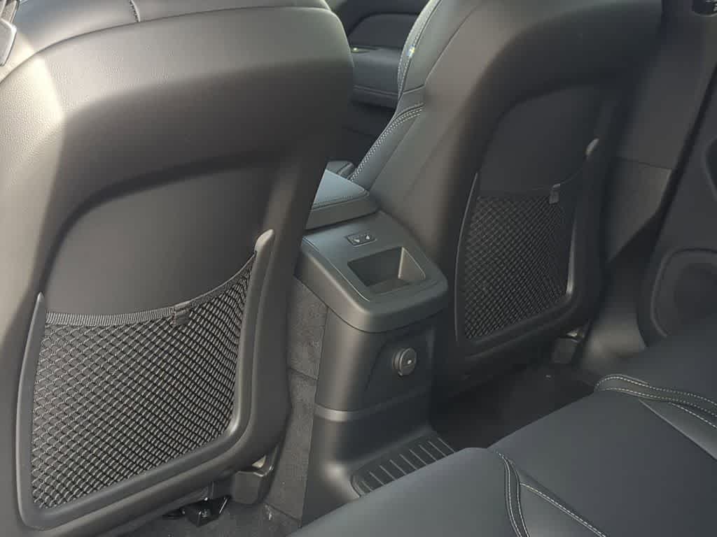 Thumbnail: 2026 Volvo XC60 - 17