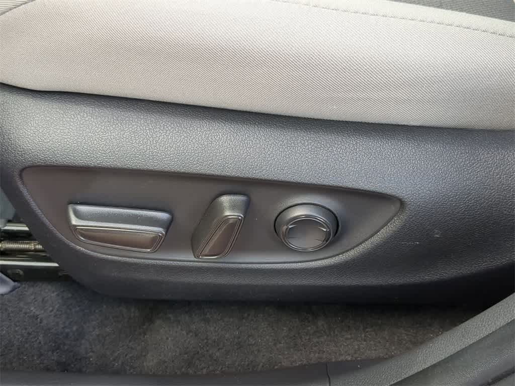 Thumbnail: 2023 Toyota RAV4 - 16