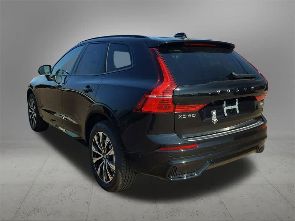 Thumbnail: 2025 Volvo XC60 - 4