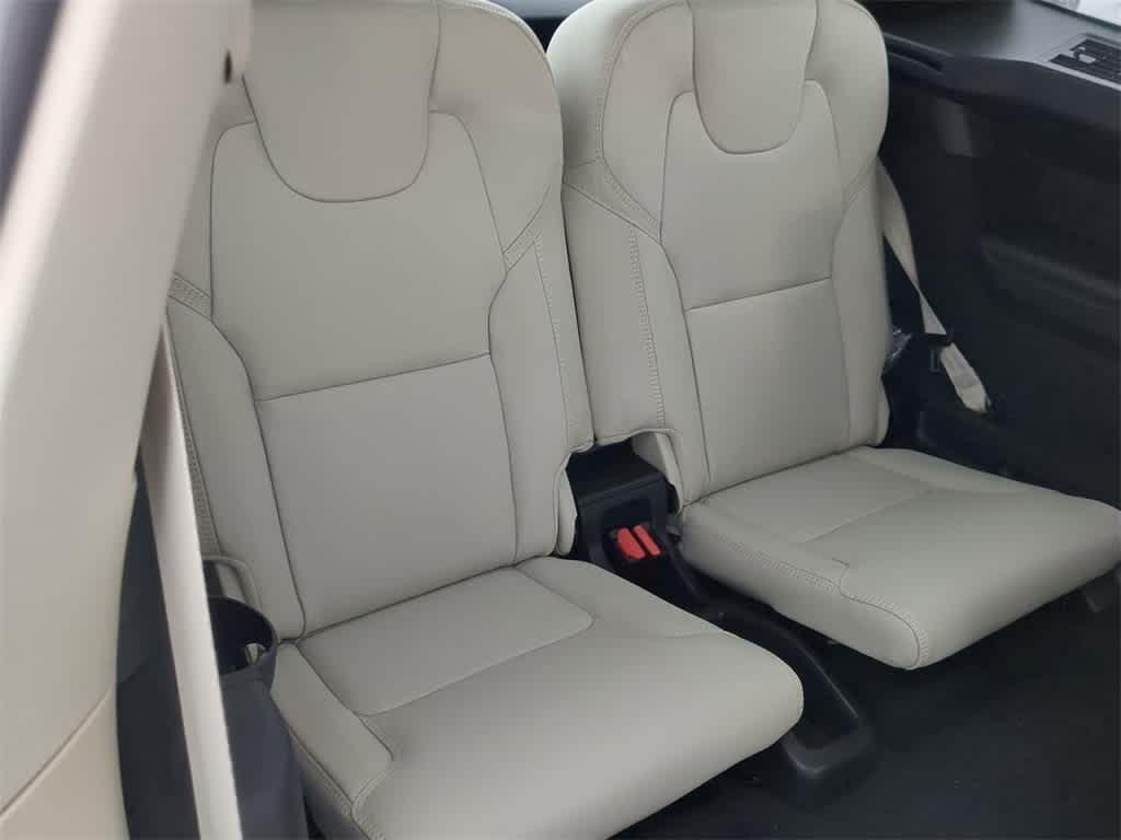 Thumbnail: 2026 Volvo XC90 - 21