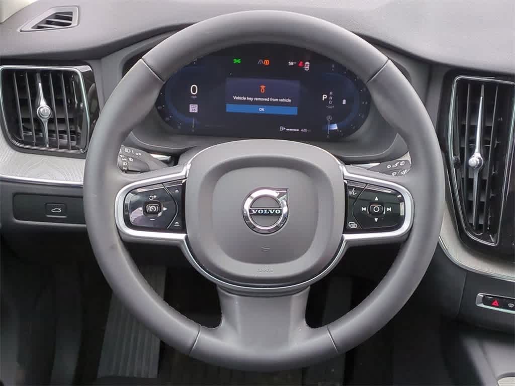 Thumbnail: 2025 Volvo XC60 - 23