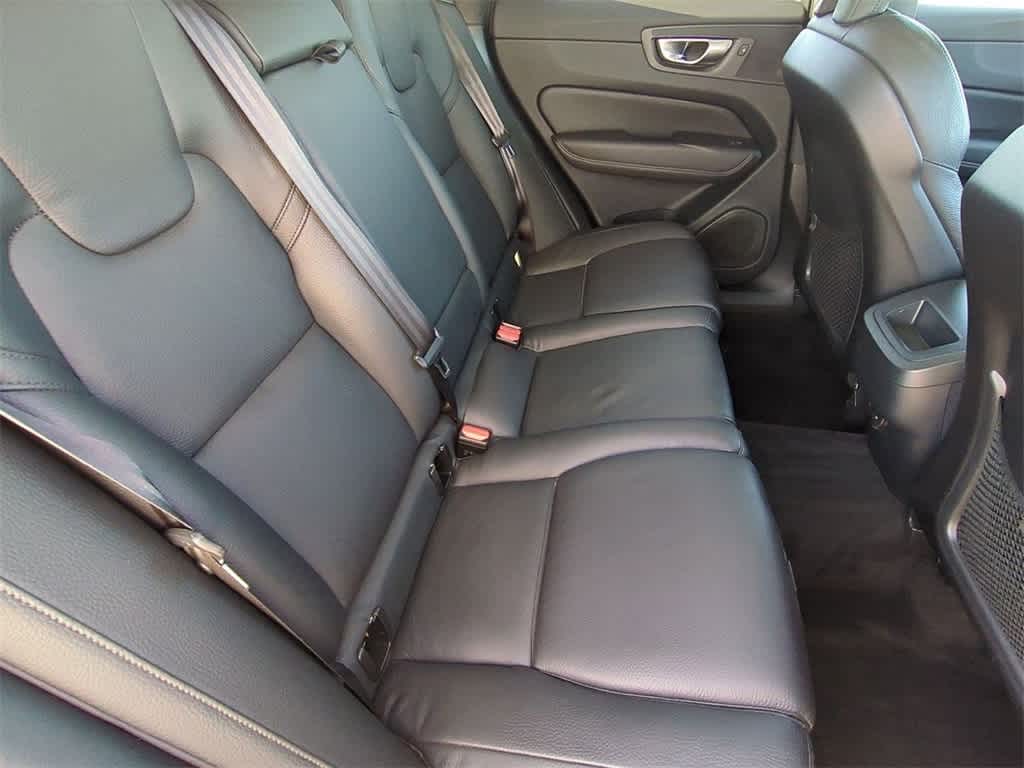 Thumbnail: 2024 Volvo XC60 - 20