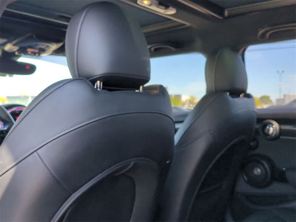 Thumbnail: 2022 MINI Cooper Hardtop - 16