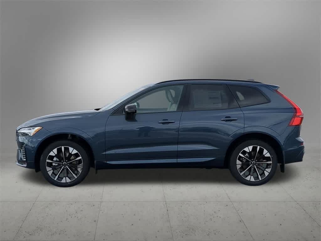 Thumbnail: 2026 Volvo XC60 - 3