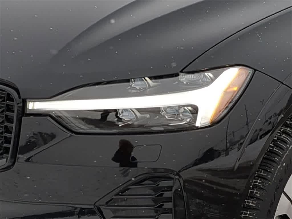 Thumbnail: 2025 Volvo XC60 - 10
