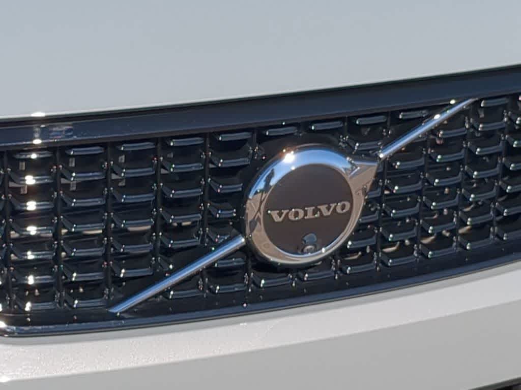 Thumbnail: 2026 Volvo XC40 - 11