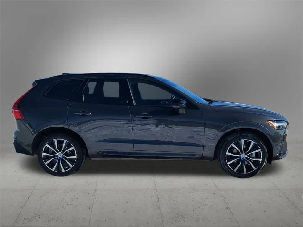 Thumbnail: 2025 Volvo XC60 - 7