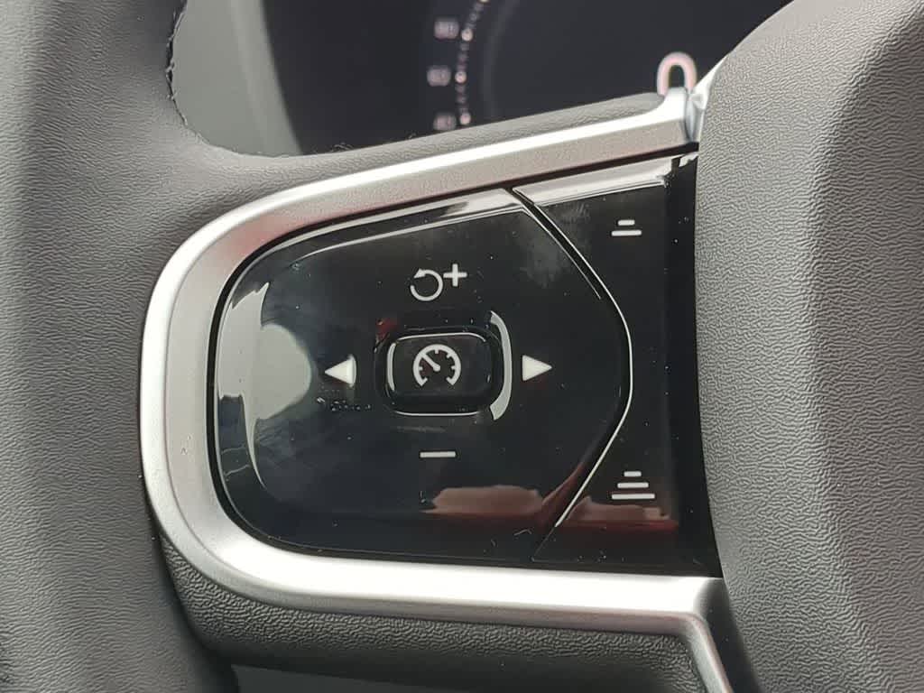 Thumbnail: 2026 Volvo XC60 - 22