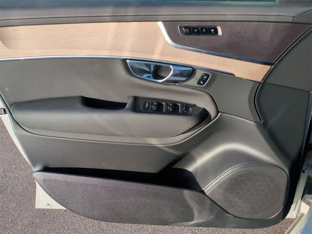 Thumbnail: 2025 Volvo XC90 - 23