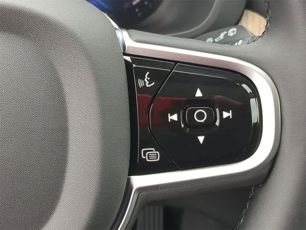 Thumbnail: 2026 Volvo XC60 - 23