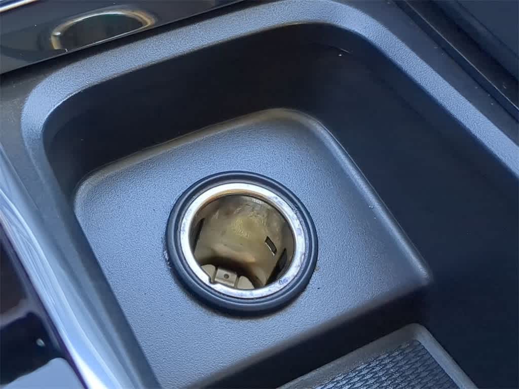 Thumbnail: 2025 Volvo XC60 - 29