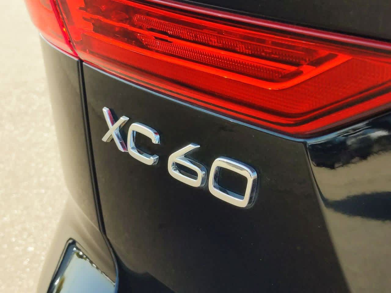 2024 Volvo XC60 B5 Plus 11