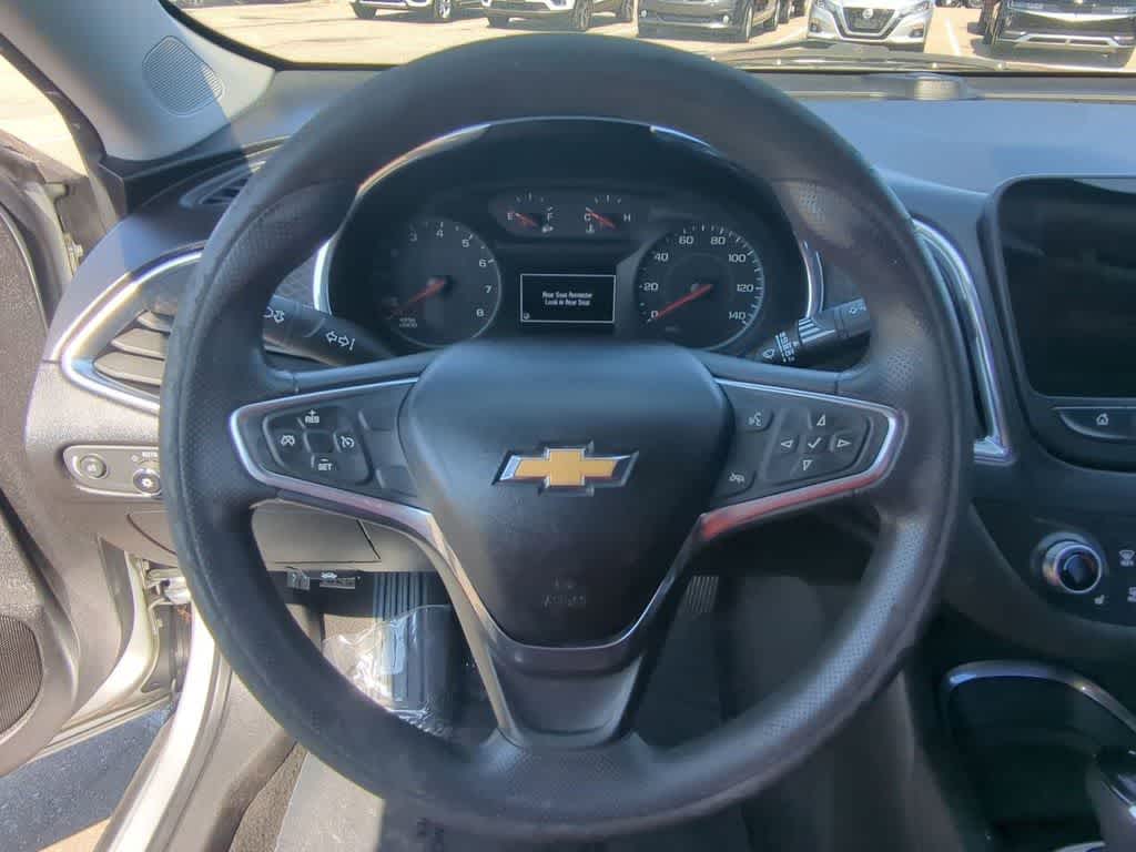 Thumbnail: 2019 Chevrolet Malibu - 21