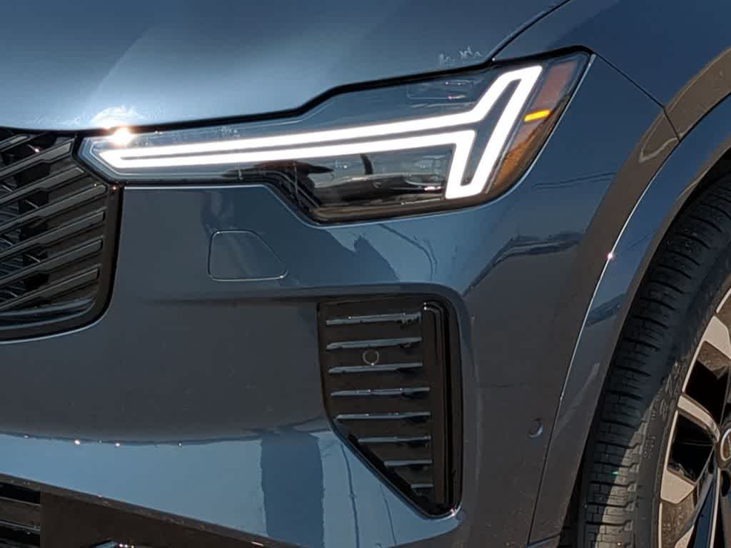 Thumbnail: 2026 Volvo XC90 - 10