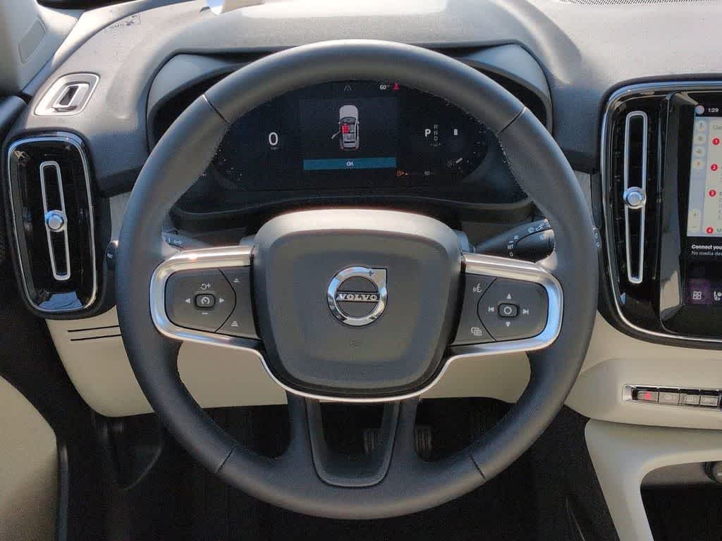 Thumbnail: 2026 Volvo XC40 - 22