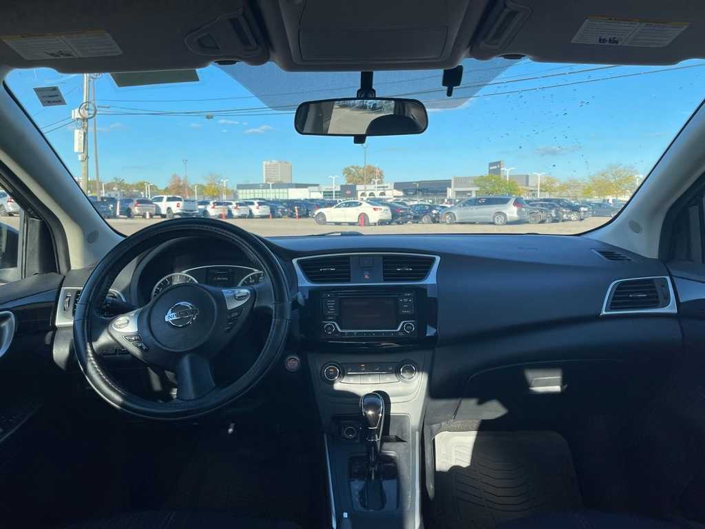 Thumbnail: 2016 Nissan Sentra - 16