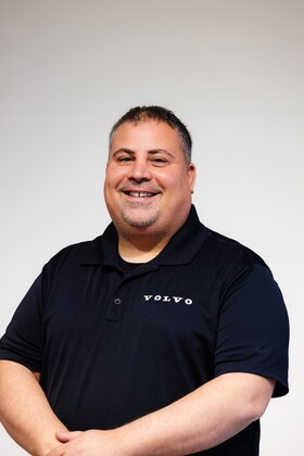 Staff member Moe Elsayed from ID_654c94