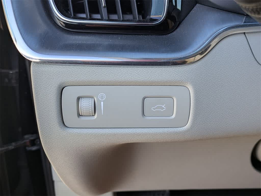 Thumbnail: 2019 Volvo XC60 - 31