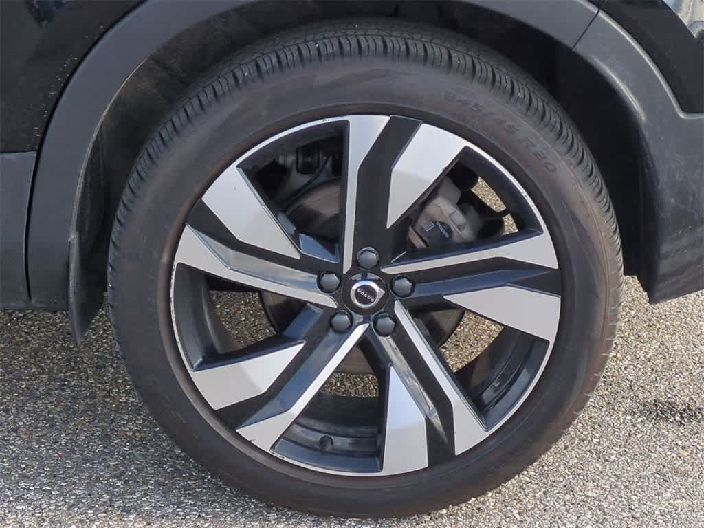 Thumbnail: 2023 Volvo XC40 - 13