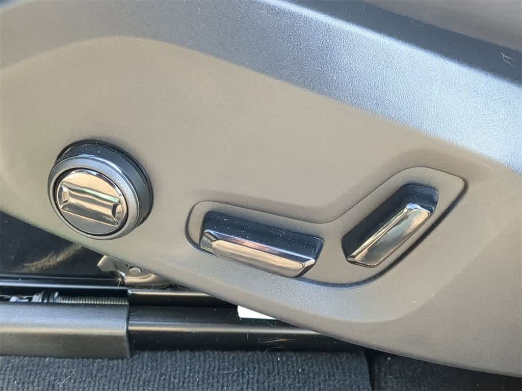 Thumbnail: 2026 Volvo XC90 - 16