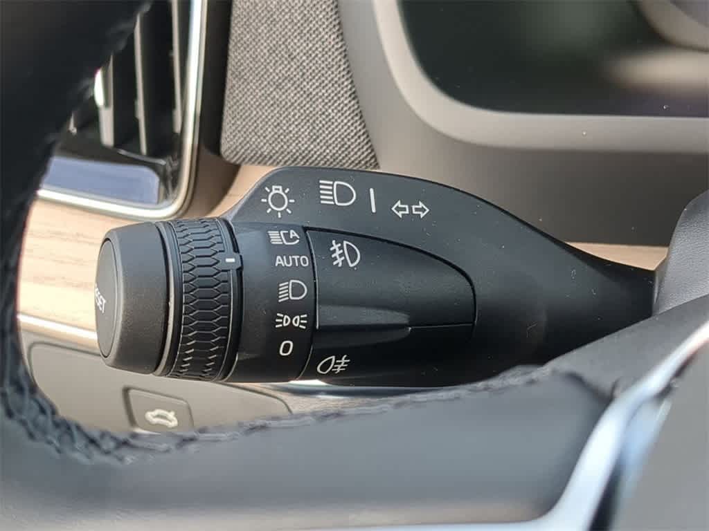 Thumbnail: 2026 Volvo XC90 - 27