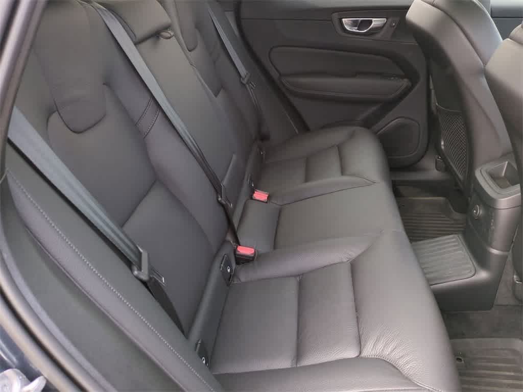 Thumbnail: 2025 Volvo XC60 - 20