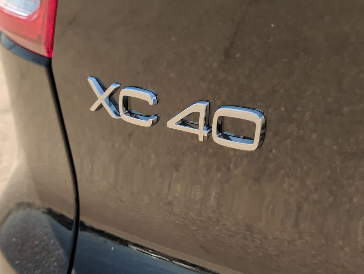 2025 Volvo XC40 B5 Ultimate 11