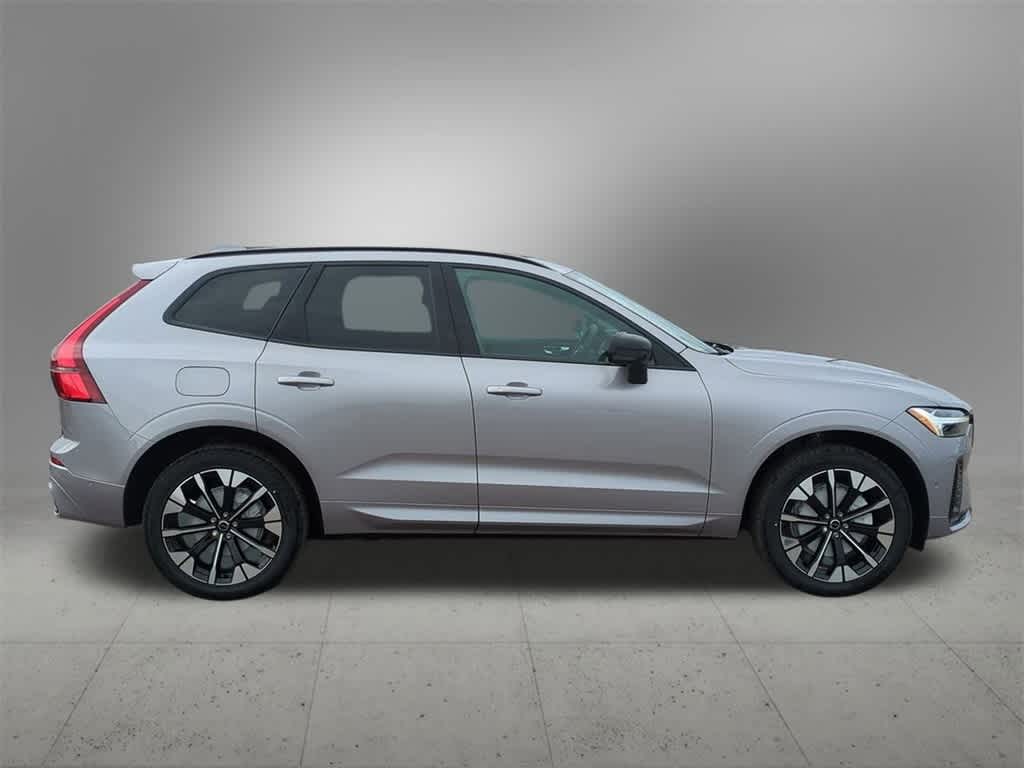 Thumbnail: 2026 Volvo XC60 - 7