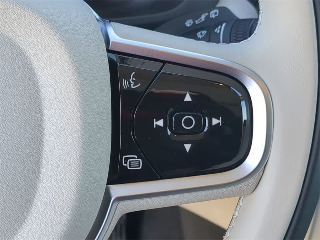 Thumbnail: 2026 Volvo XC60 - 23