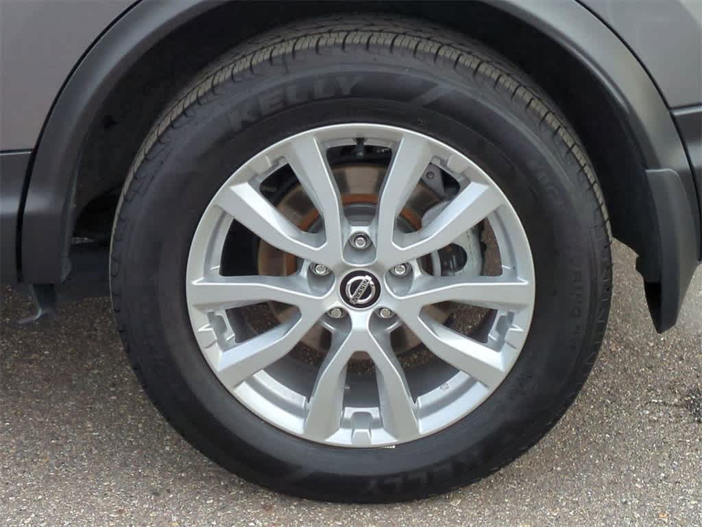 Thumbnail: 2022 Nissan Rogue Sport - 13