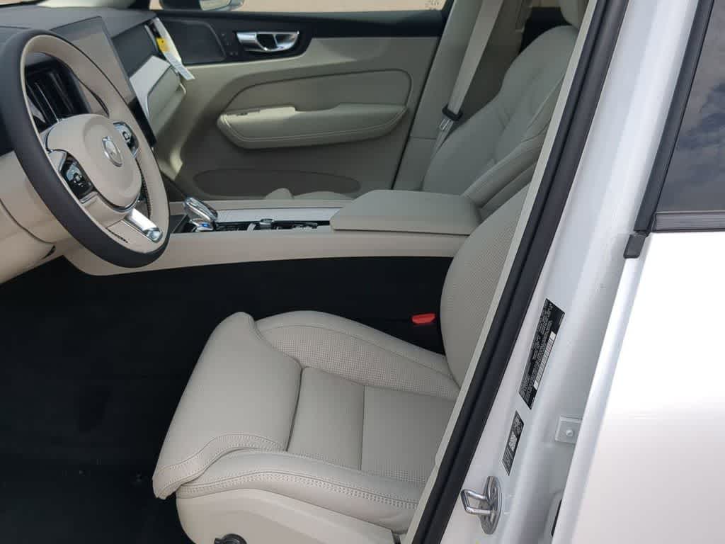Thumbnail: 2026 Volvo XC60 - 15