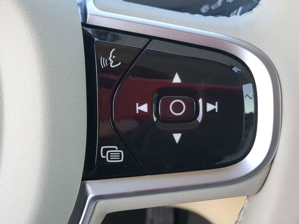 Thumbnail: 2026 Volvo XC90 - 23