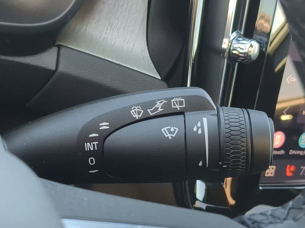 Thumbnail: 2026 Volvo XC40 - 24