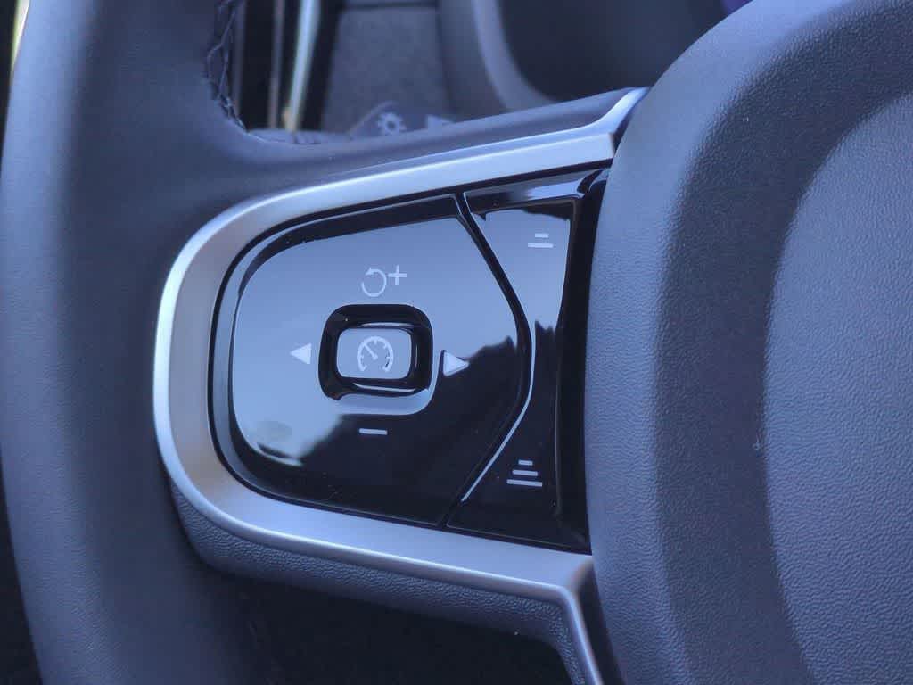 Thumbnail: 2026 Volvo XC90 - 23