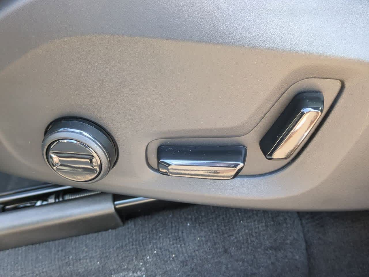 Thumbnail: 2026 Volvo XC90 - 15