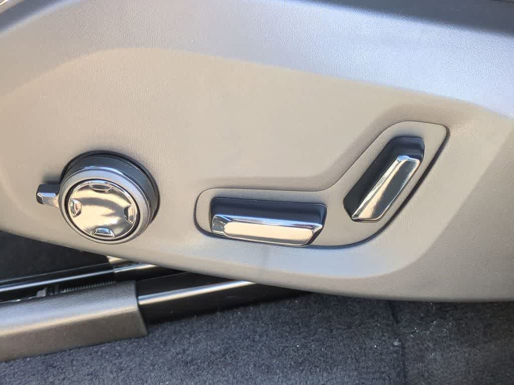 Thumbnail: 2026 Volvo XC90 - 15