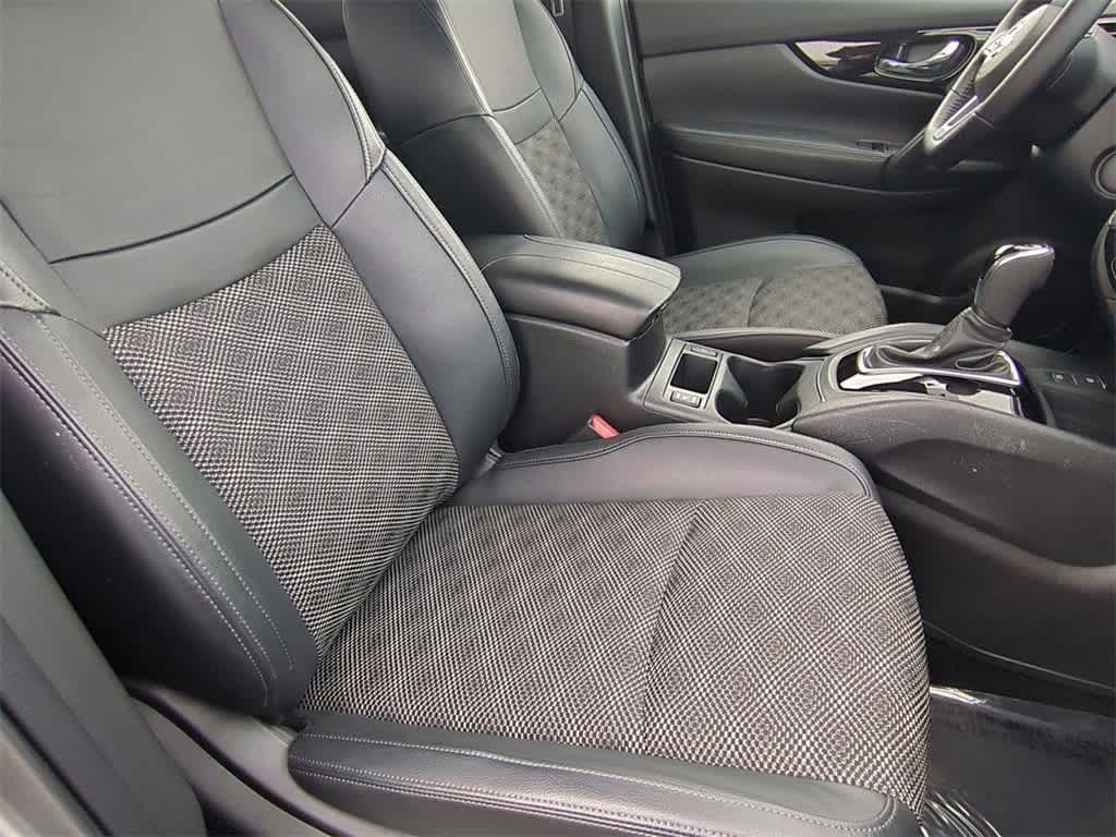 Thumbnail: 2022 Nissan Rogue Sport - 21