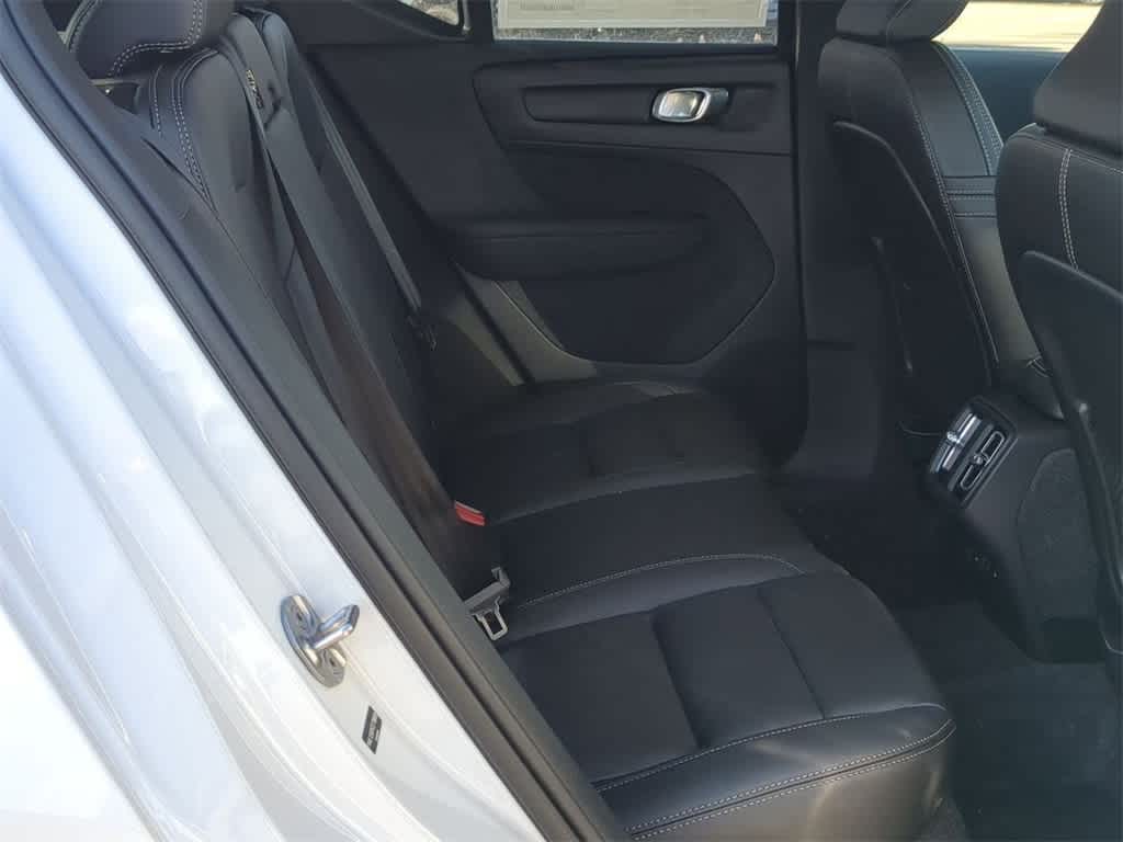 Thumbnail: 2026 Volvo XC40 - 19