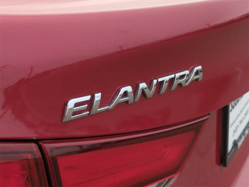 Thumbnail: 2015 Hyundai Elantra - 5