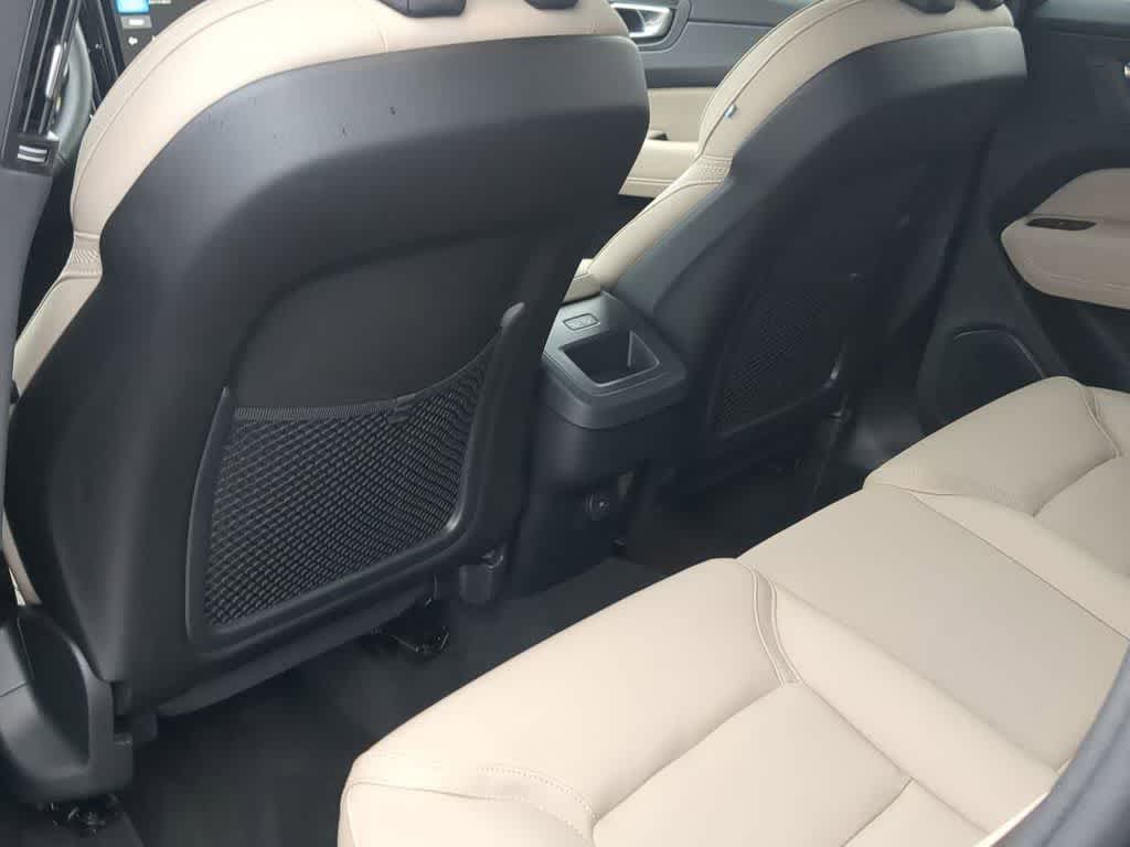 Thumbnail: 2026 Volvo XC60 - 17