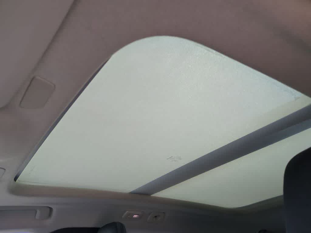 Thumbnail: 2026 Volvo XC40 - 17