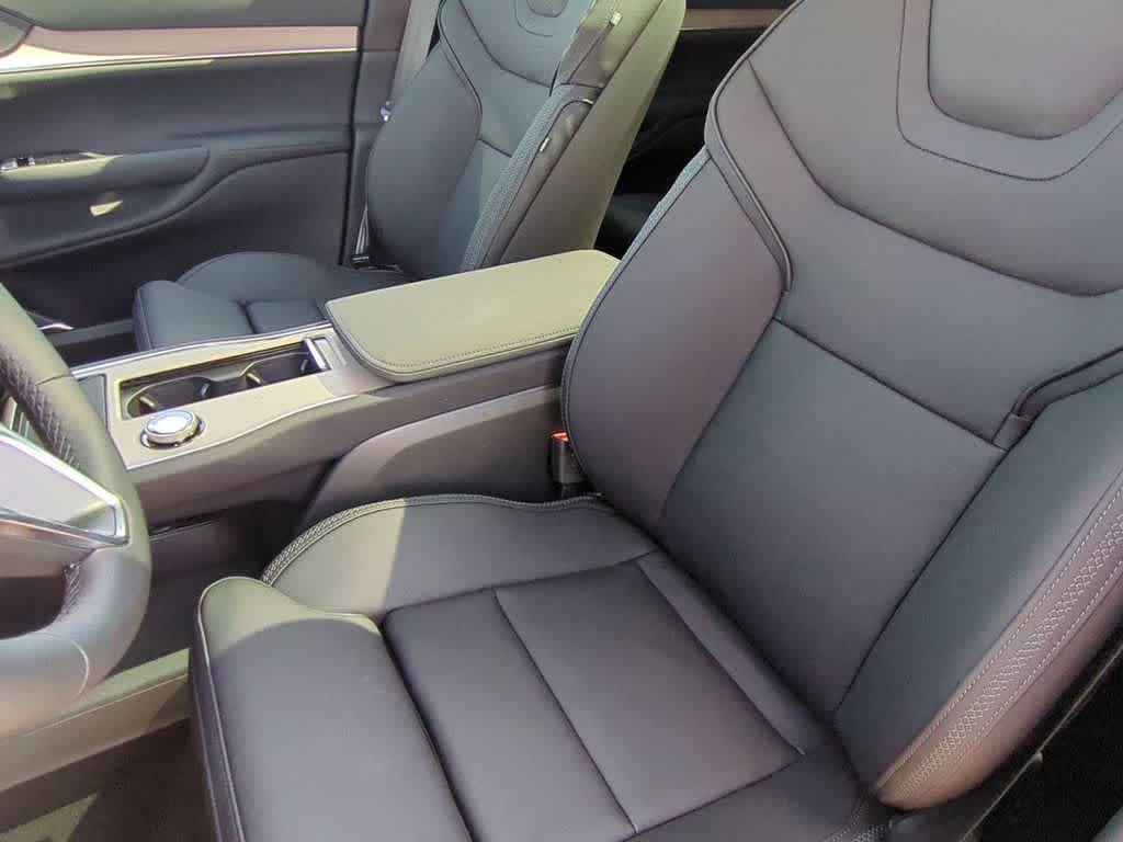 Thumbnail: 2025 Volvo EX90 - 14