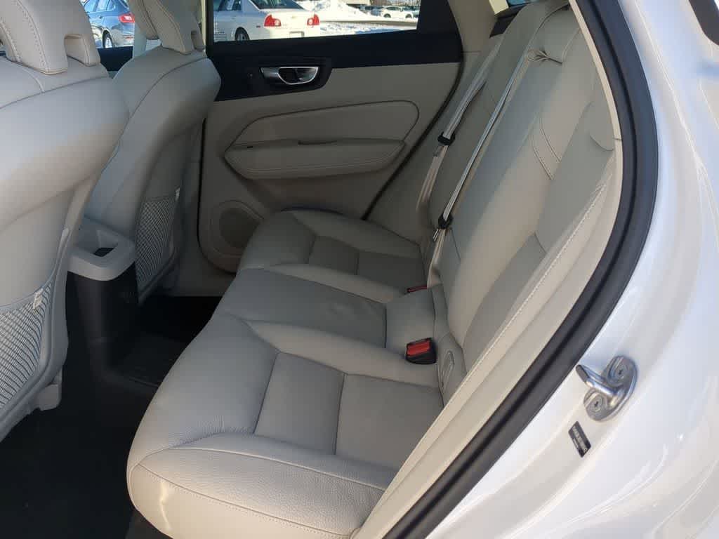 Thumbnail: 2025 Volvo XC60 - 18