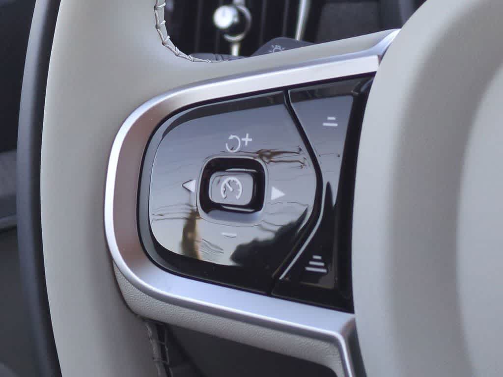 Thumbnail: 2026 Volvo XC90 - 23