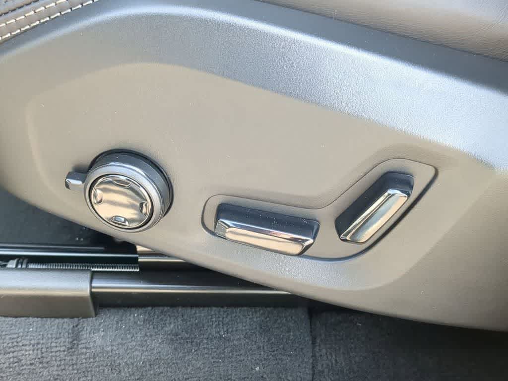 Thumbnail: 2026 Volvo XC90 - 16