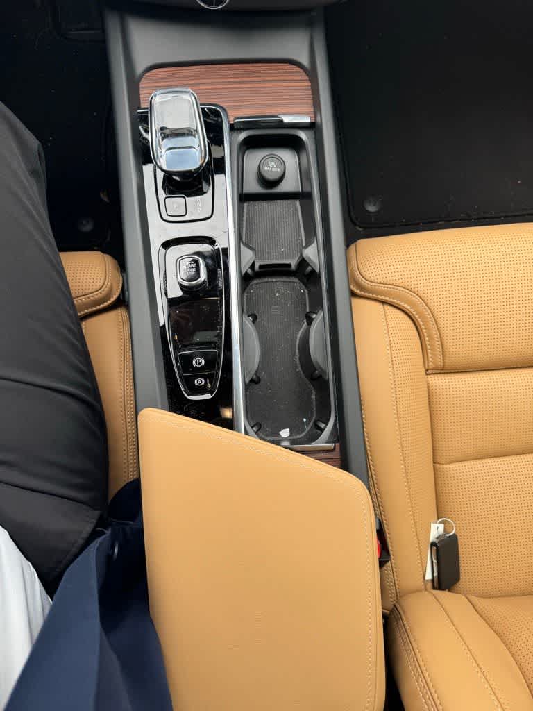 Thumbnail: 2025 Volvo XC60 - 18