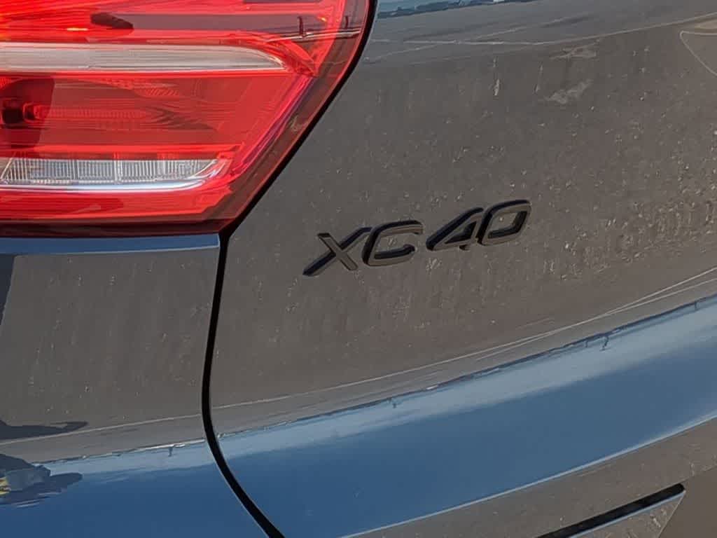 Thumbnail: 2026 Volvo XC40 - 12